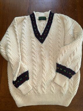 Embassy Row Mens 100% Pure Wool Cable Knit V-Neck Sweater Size M Cream/White